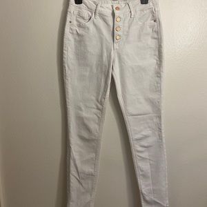 SIZE 4 WHITE SKINNY JEANS WITH FRAYED ANKLES!